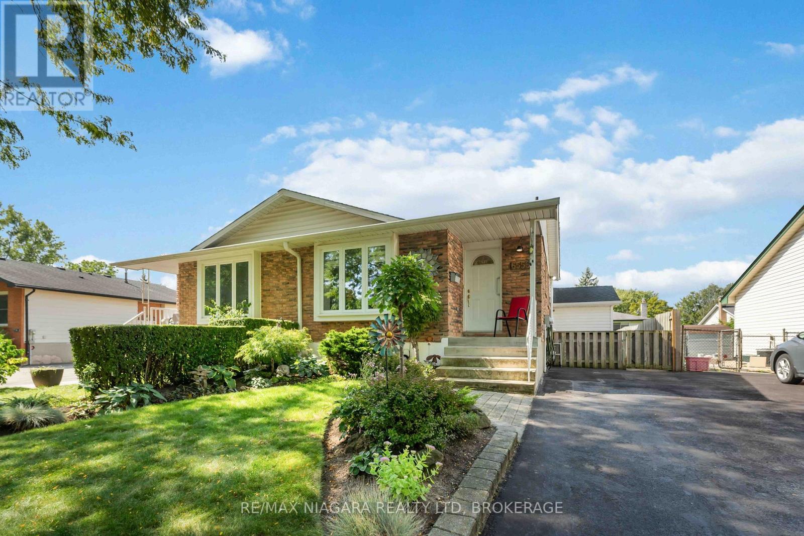 6559 Burwood Ave, Niagara Falls, ON L2H 1Z6