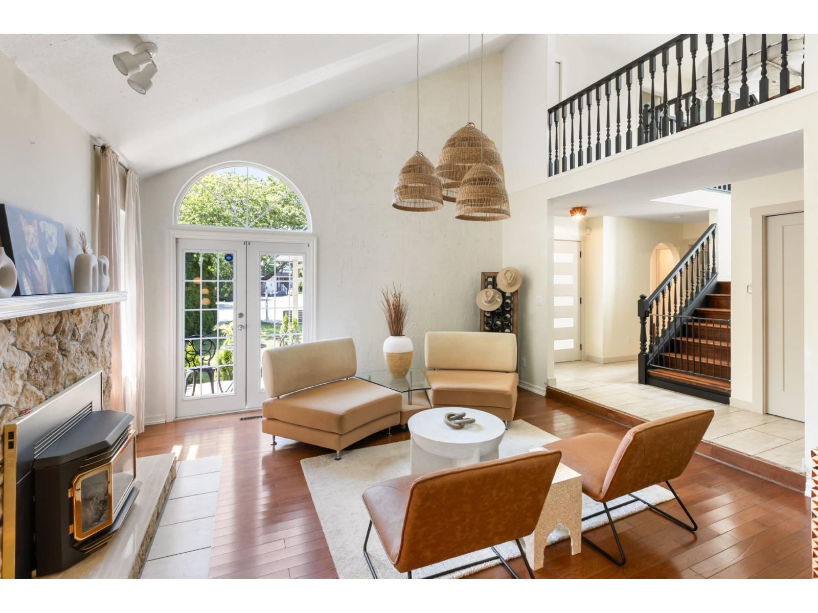 143 Street Unit 1614 #b, Surrey, BC V4A 8M7