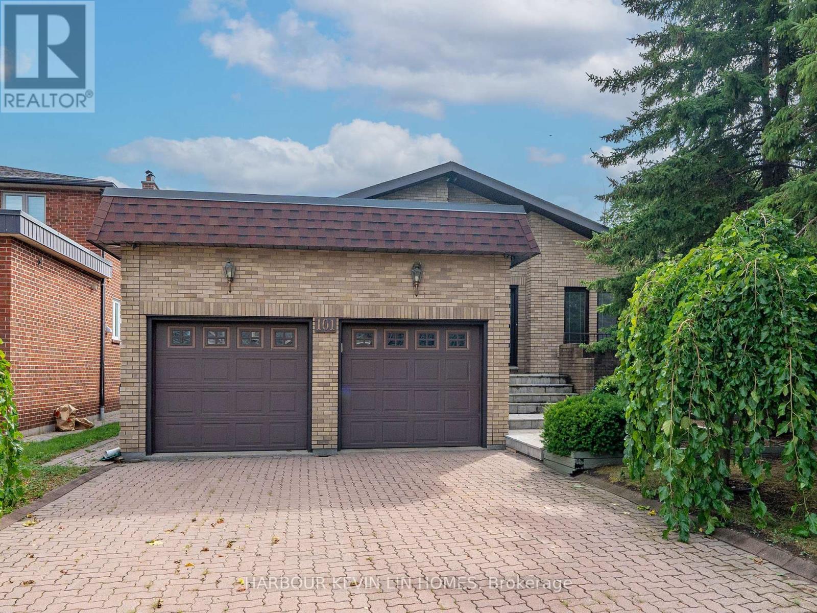101 Leyburn Ave, Richmond Hill, ON L4C 0J6