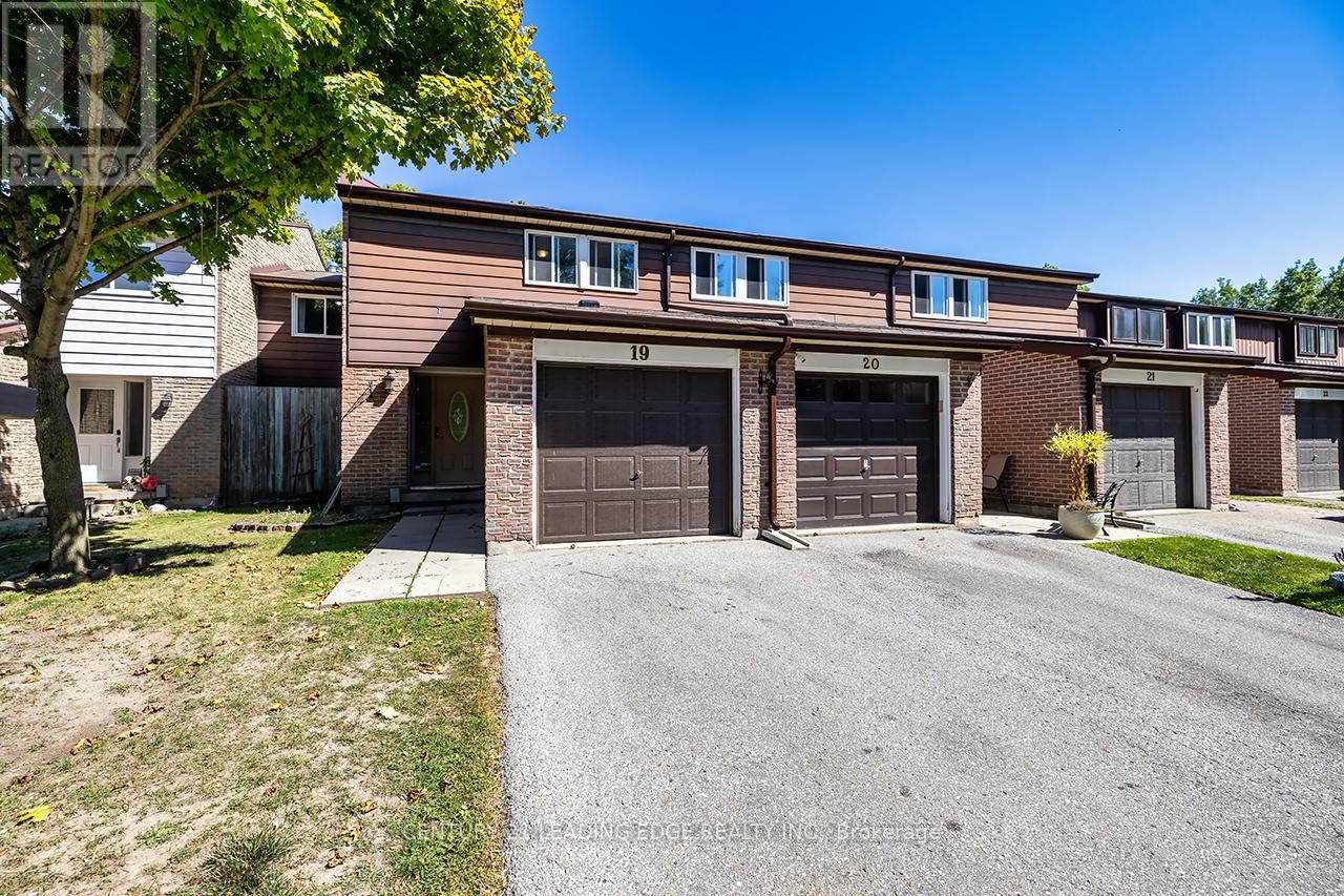 19 350 Camelot Ct, Oshawa, ON L1G 6P7