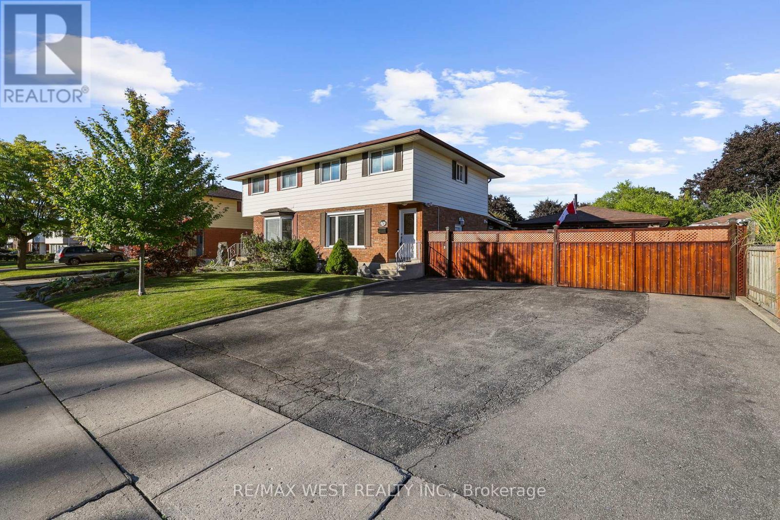 78 Chalmers St S, Cambridge, ON N1R 6A6