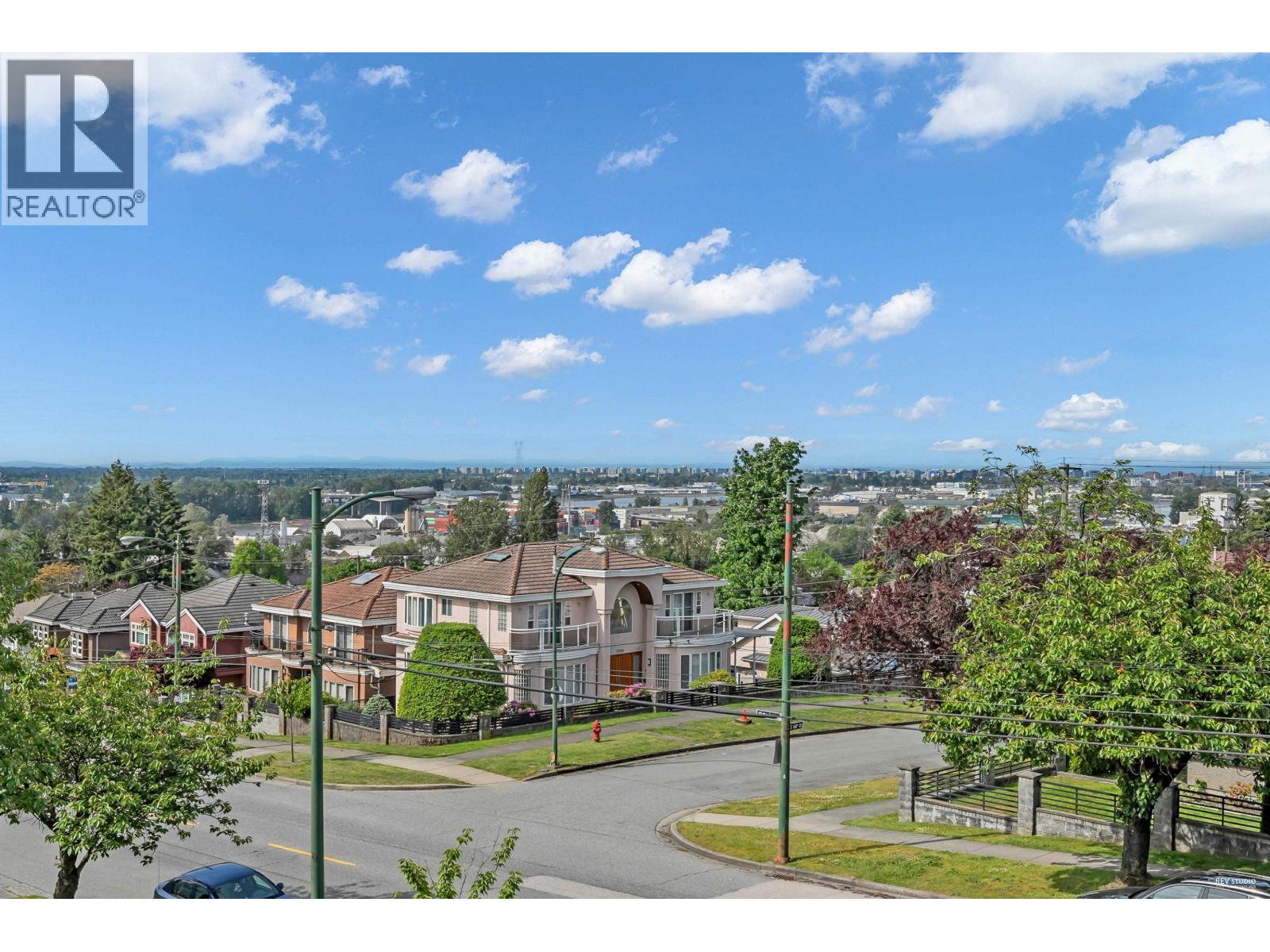 7938 Victoria Dr, Vancouver, BC V5P 4A5