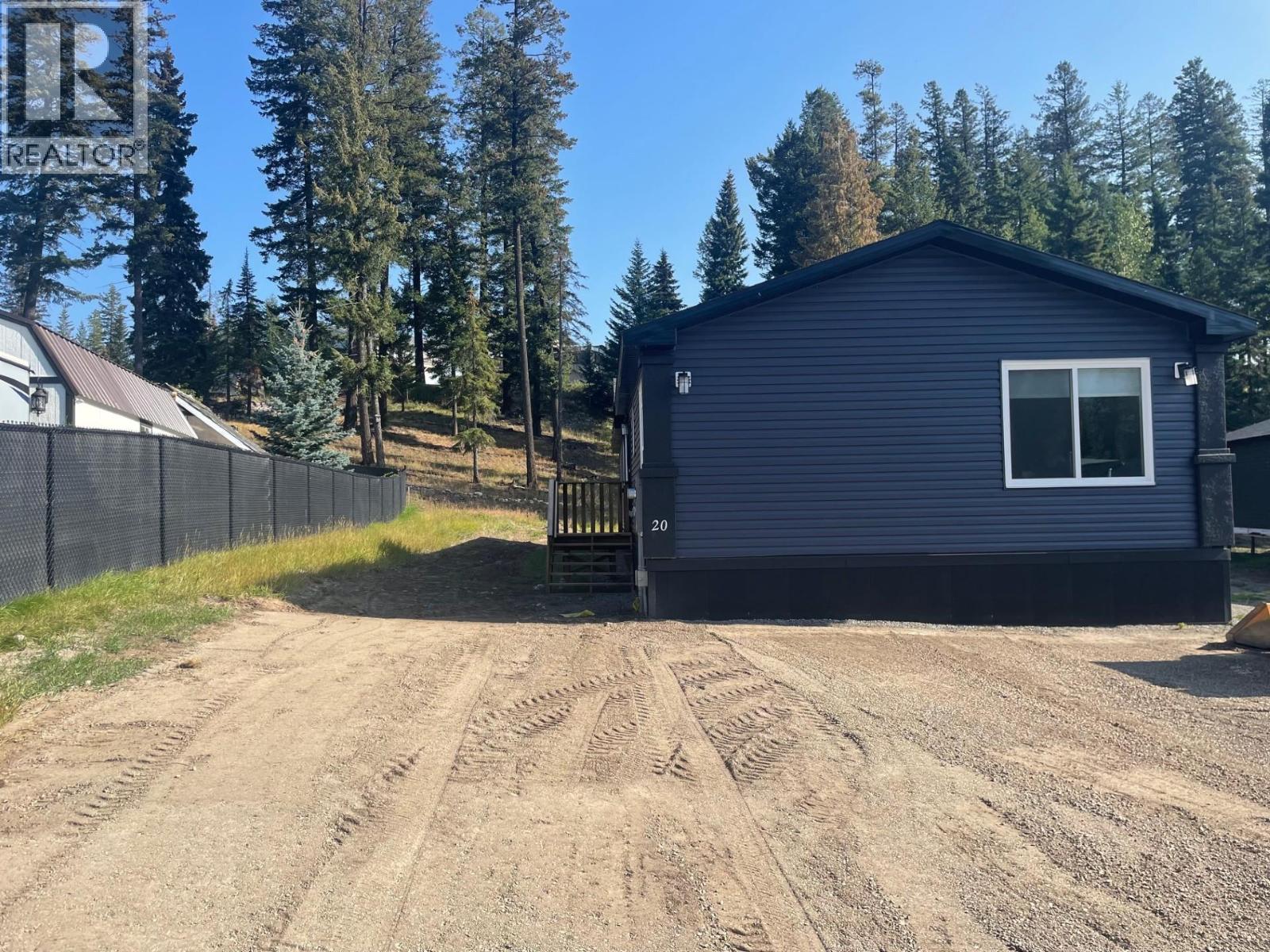 20 Cherokee Dr, Elkford, BC V0B 1H0