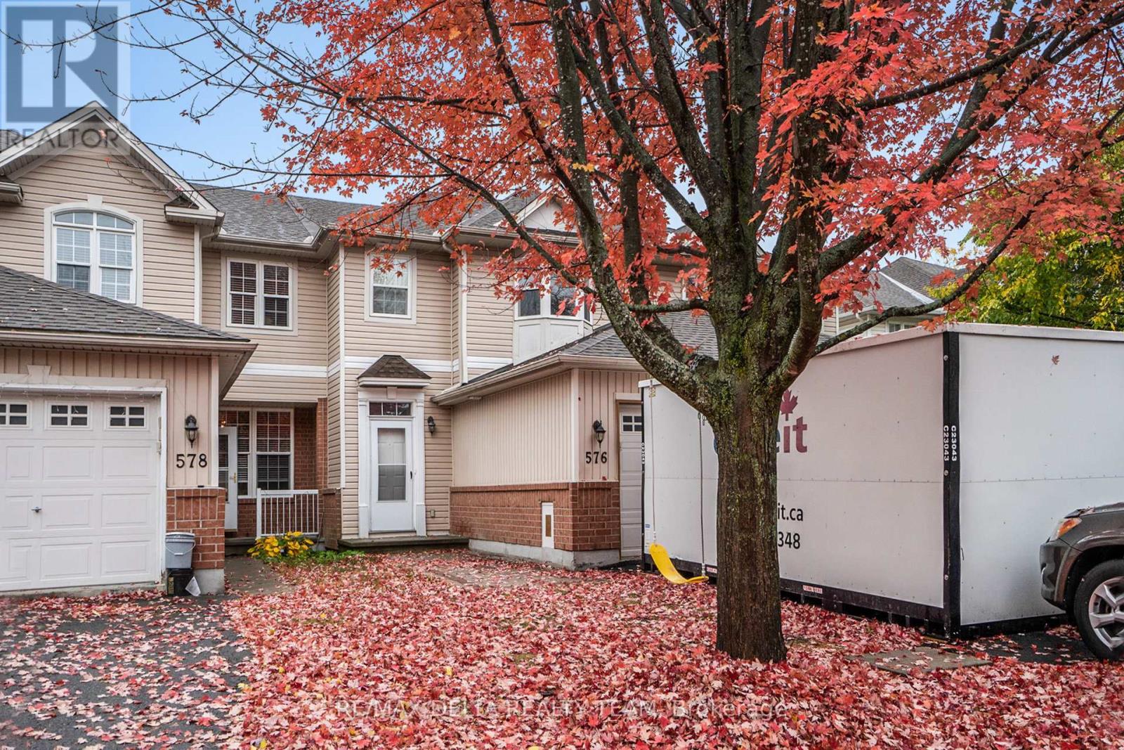 576 Aberfoyle Cir, Ottawa, ON K2K 3R3