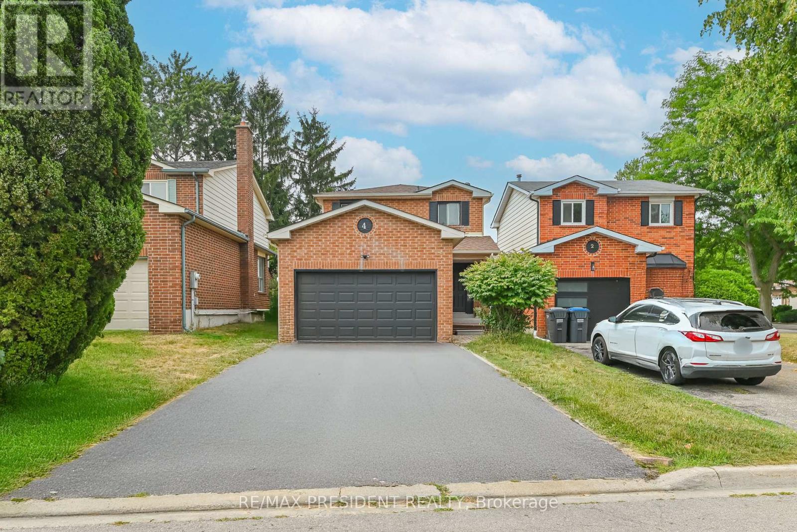 4 Lawnview Ct, Brampton, ON L6Z 1S7