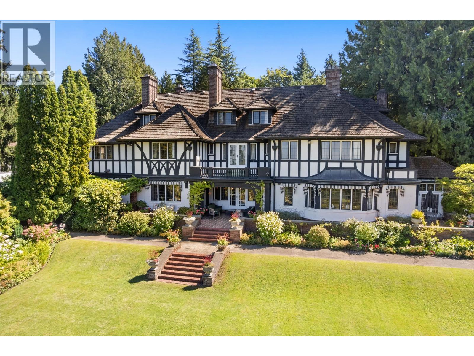 2206 SW Marine Dr, Vancouver, BC V6P 6C2