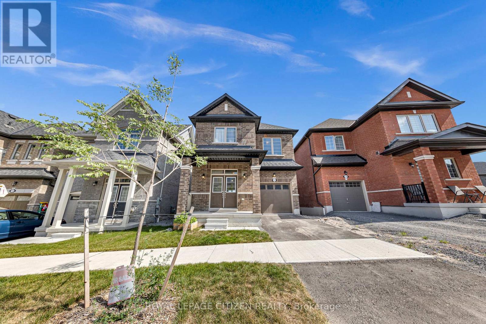 1151 Skyridge Blvd, Pickering, ON L1X 0M4