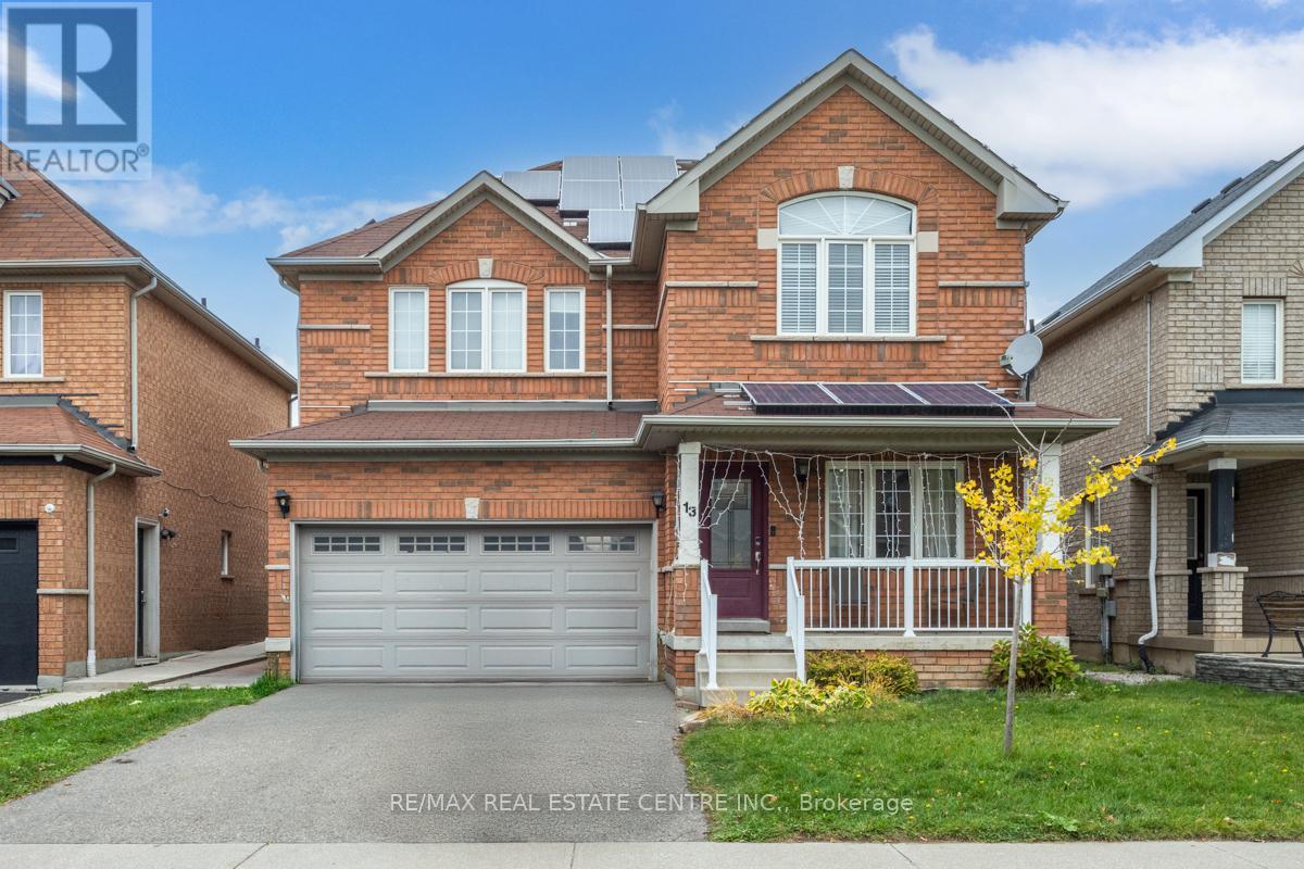 13 Milkweed Cres, Brampton Northwest Sandalwood Parkway, ON L7A 1T8