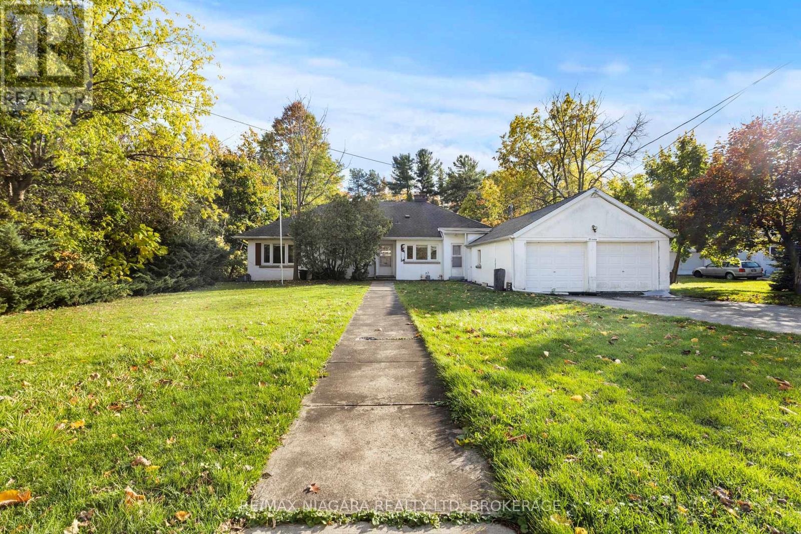 87 Fitch St, Welland, ON L3C 4V3