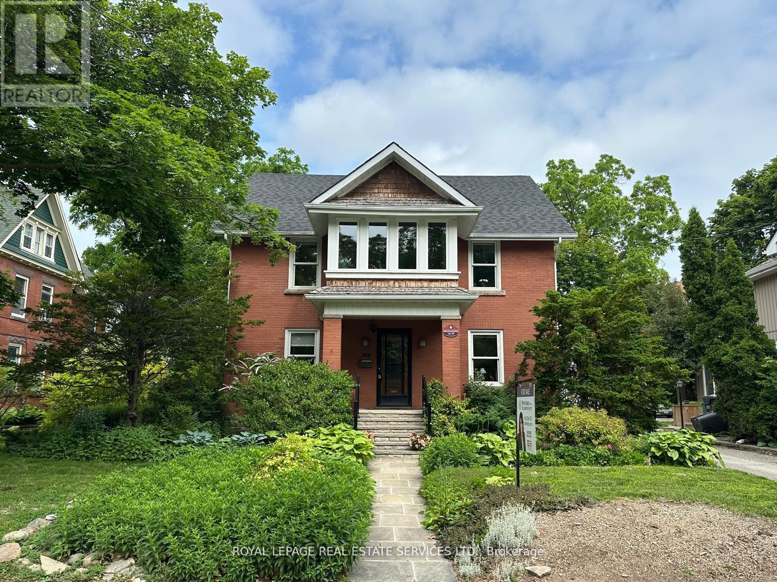 32 Wellington St E, Brampton, ON L6W 1Y4