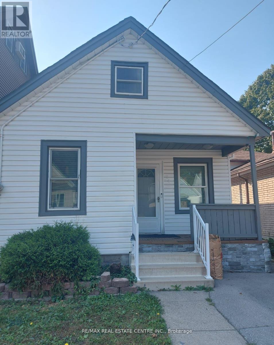 24 E 22nd St, Hamilton, ON L8V 2V3