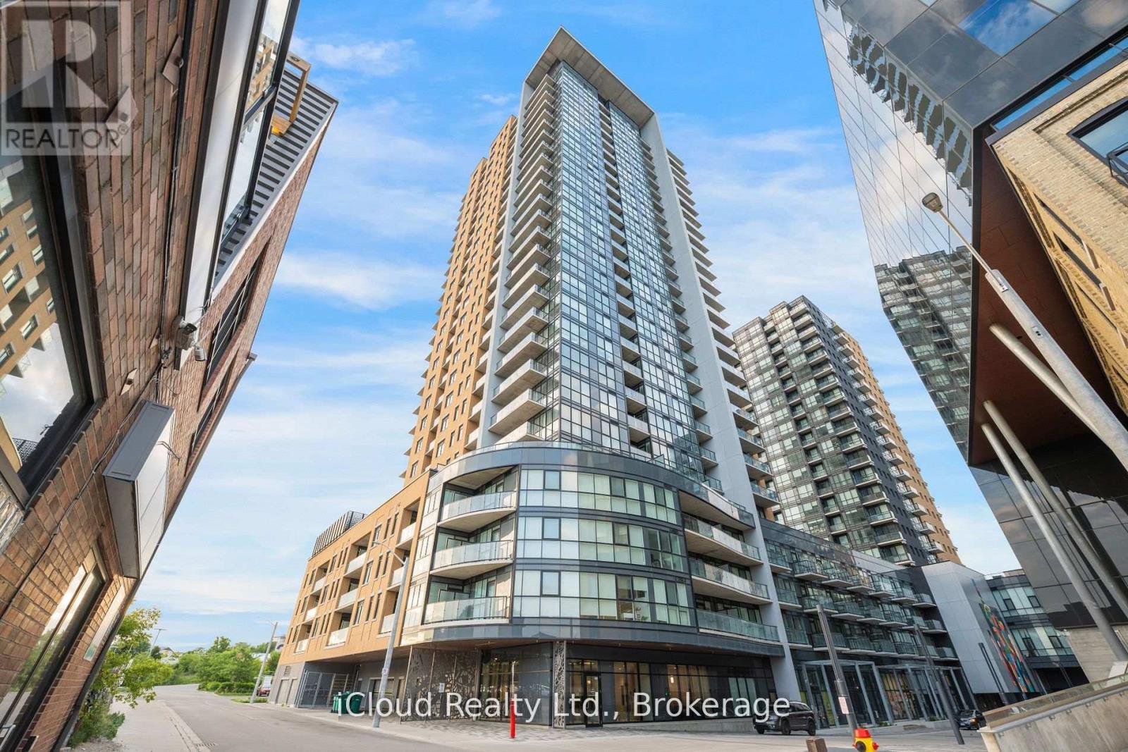 1502 108 Garment St, Kitchener, ON N2G 0E2