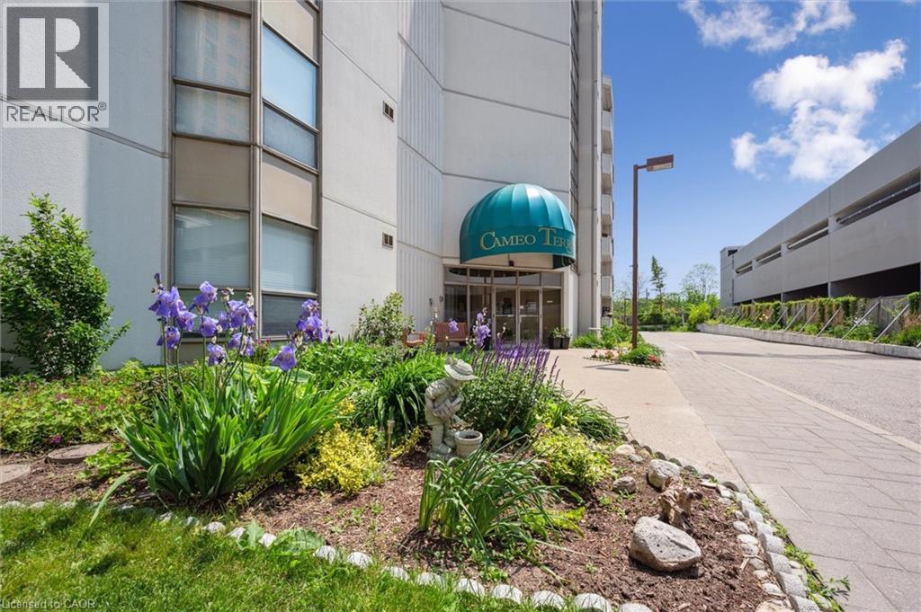 3267 King Street E Unit 204, Kitchener, ON N2A 4A4