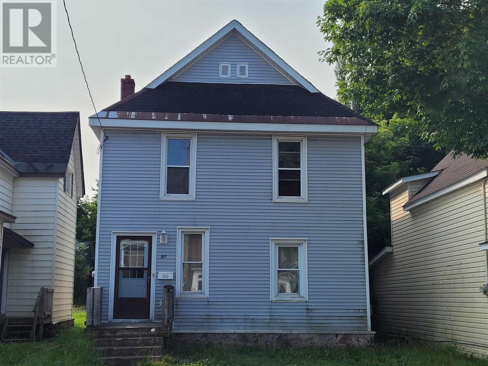 182 Dennis St, Sault Ste. Marie, ON P6A 2X3