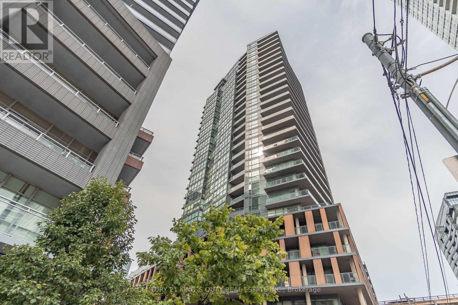 1012 20 Bruyeres Mews, Toronto, ON M5V 0G8