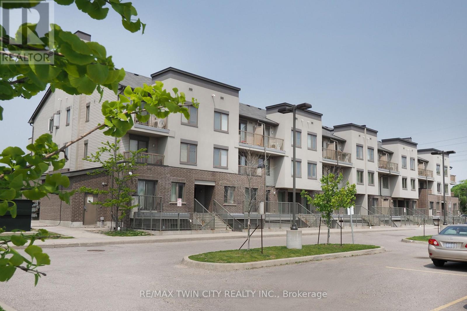 18 350 Fisher Mills Rd, Cambridge, ON N3C 0G8
