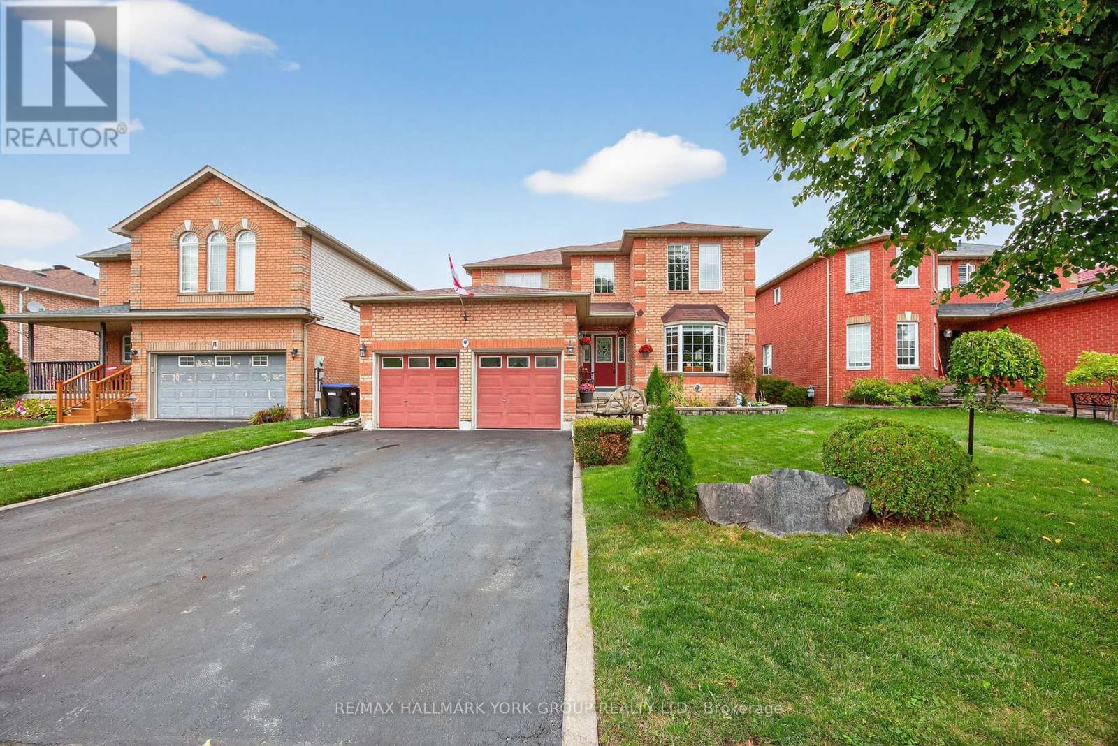 9 Reynolds Ave, New Tecumseth, ON L0G 1A0