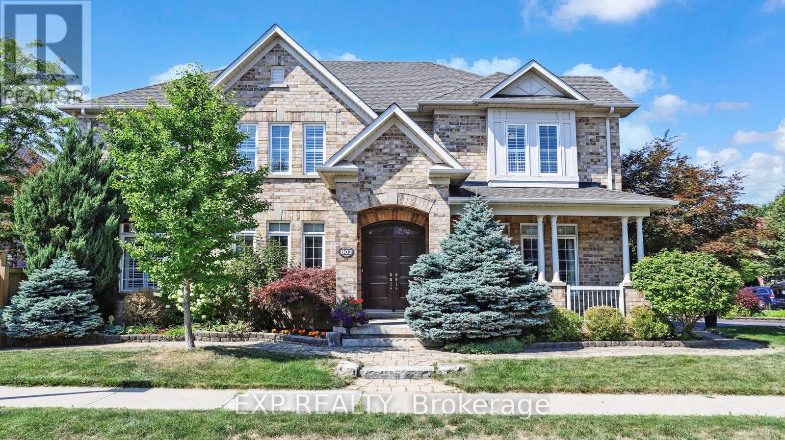 802 Walsh Ct, Newmarket, ON L3X 2V2