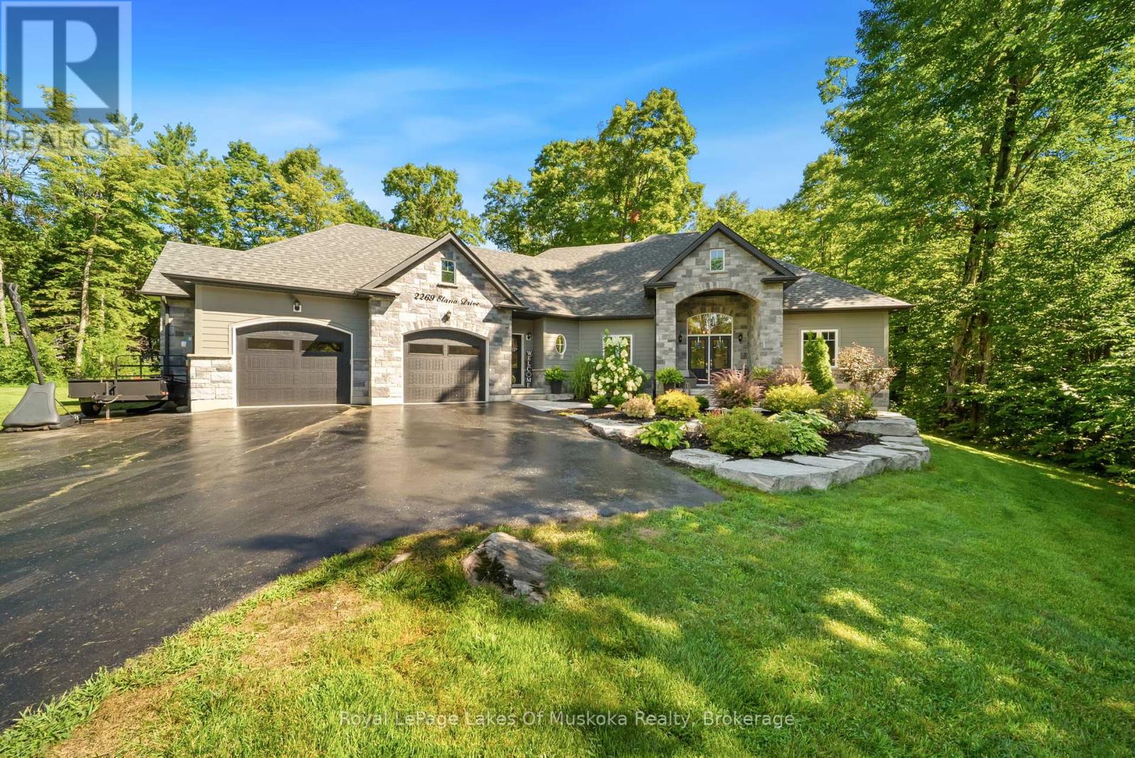 2269 Elana Dr, Severn, ON L3V 0C1