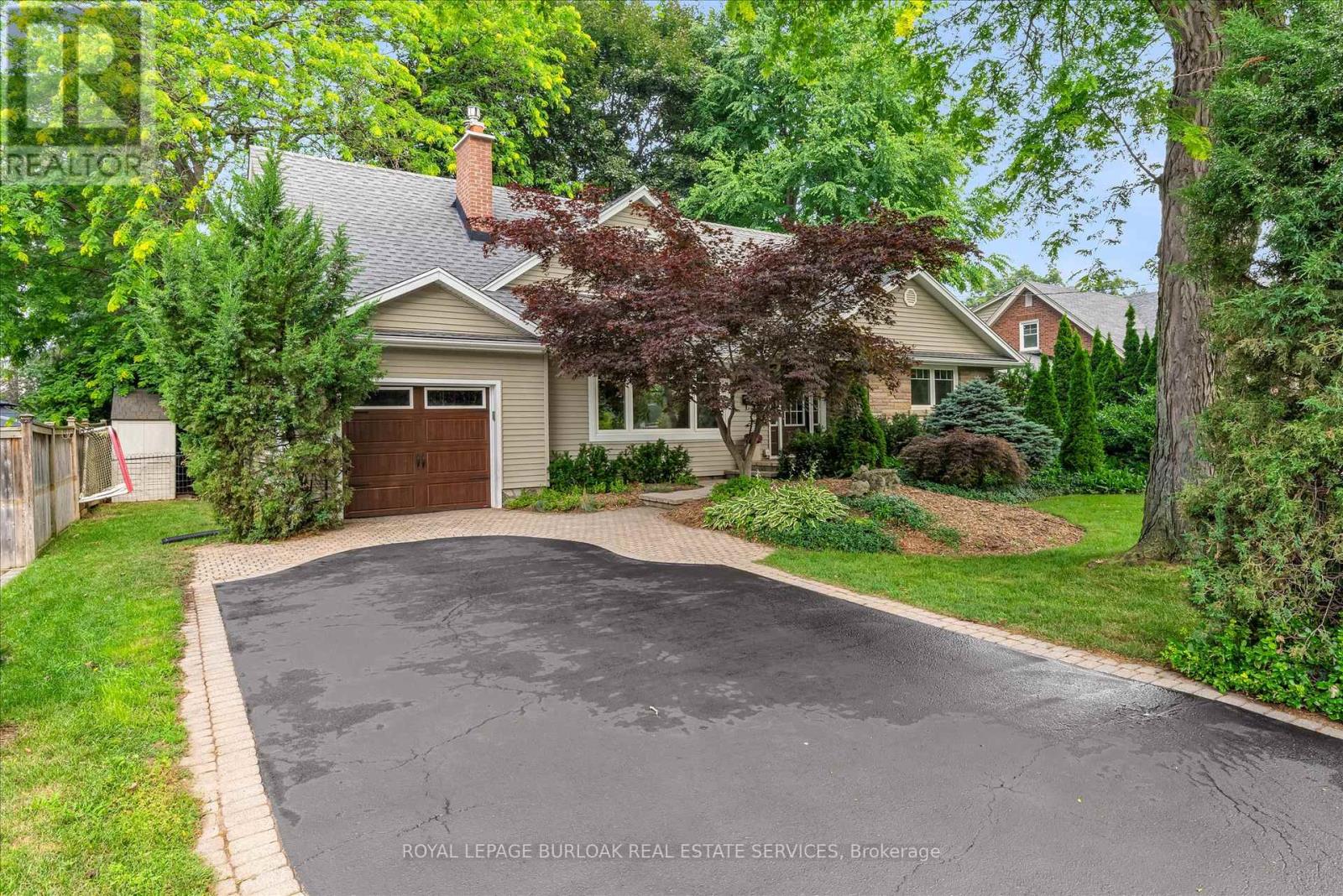 2189 Deyncourt Dr, Burlington, ON L7R 1W2