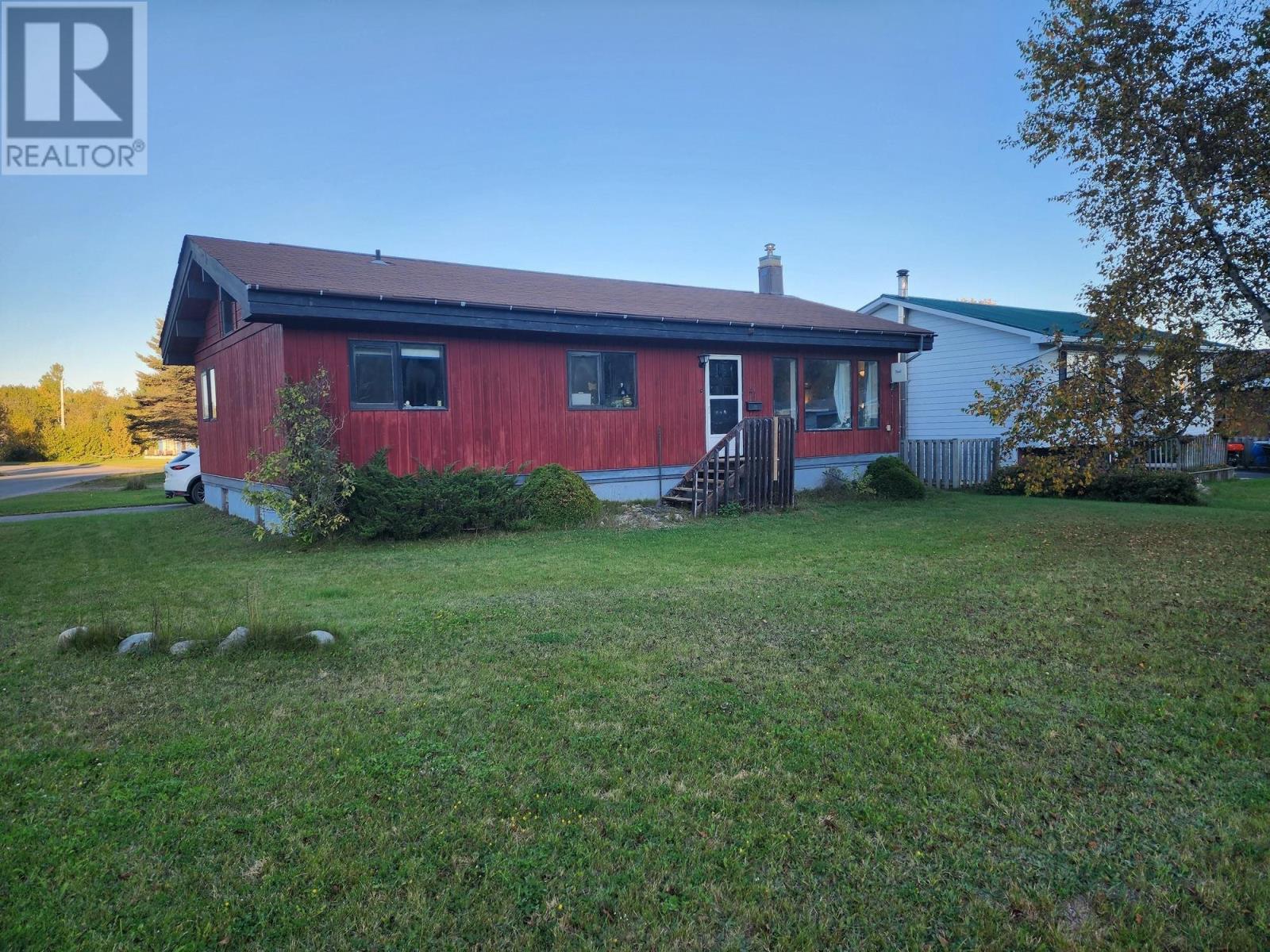 41 Southridge Cres, Terrace Bay, ON P0T 2W0