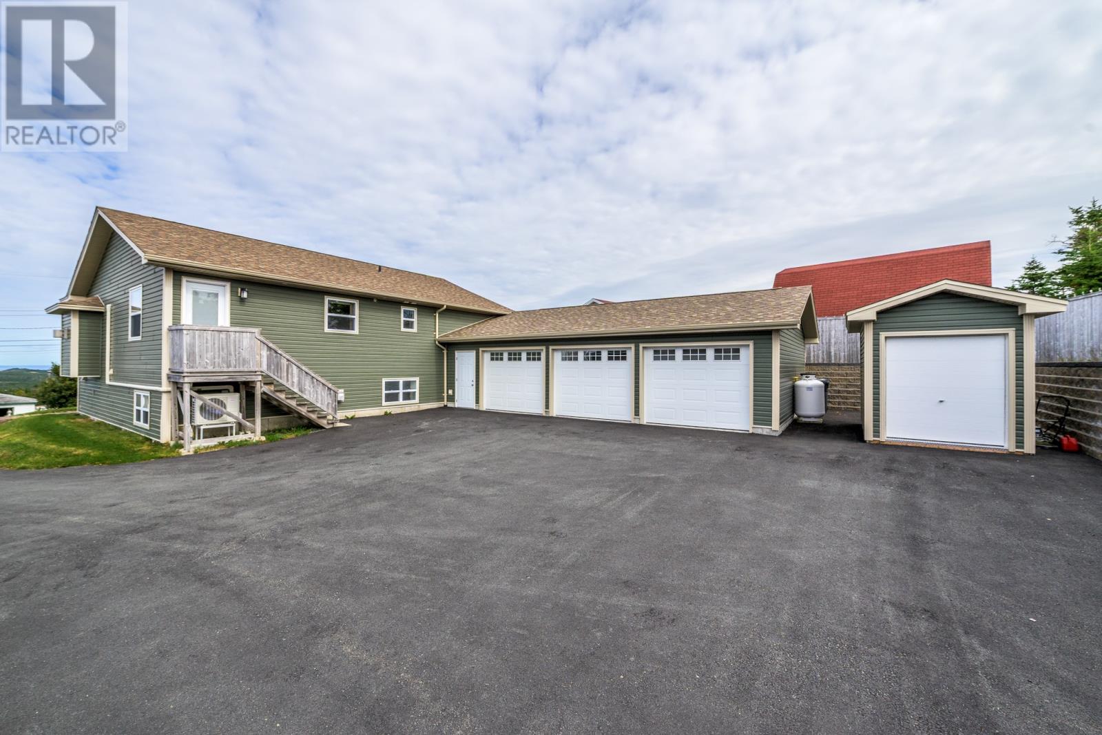 28 Milton Rd, Paradise, NL A1L 1M7