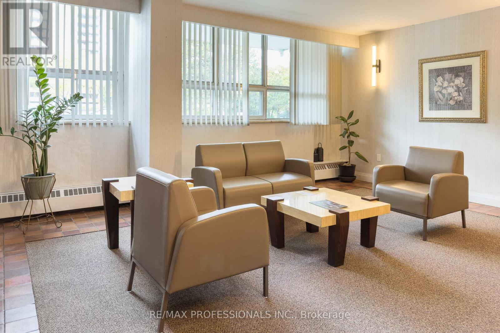 907 151 La Rose Ave, Toronto, ON M9P 1B3