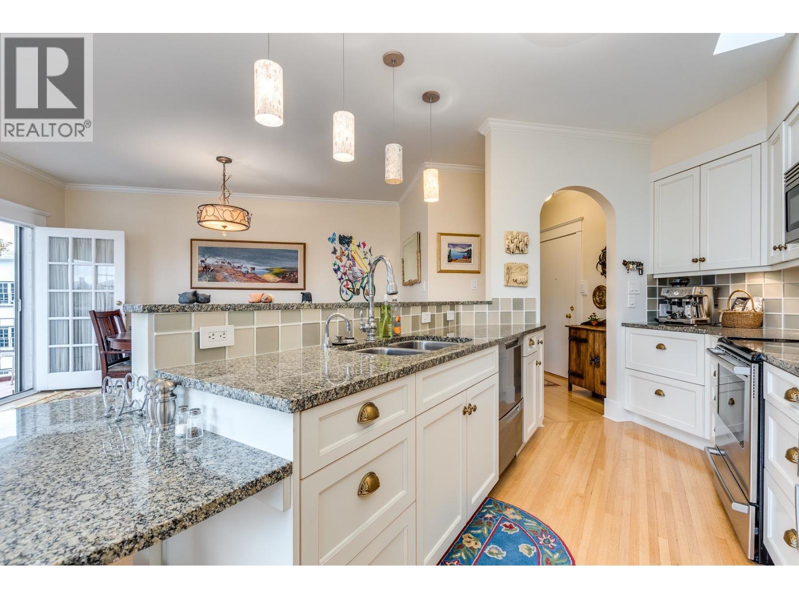 2890 Point Grey Road Unit 307, Vancouver, BC V6K 1A9