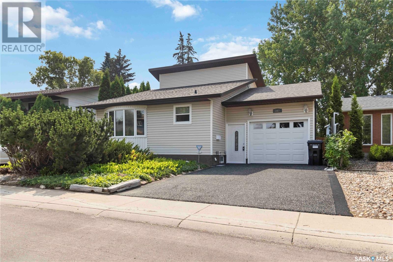 347 Delaronde Rd, Saskatoon, SK S7J 3Y5