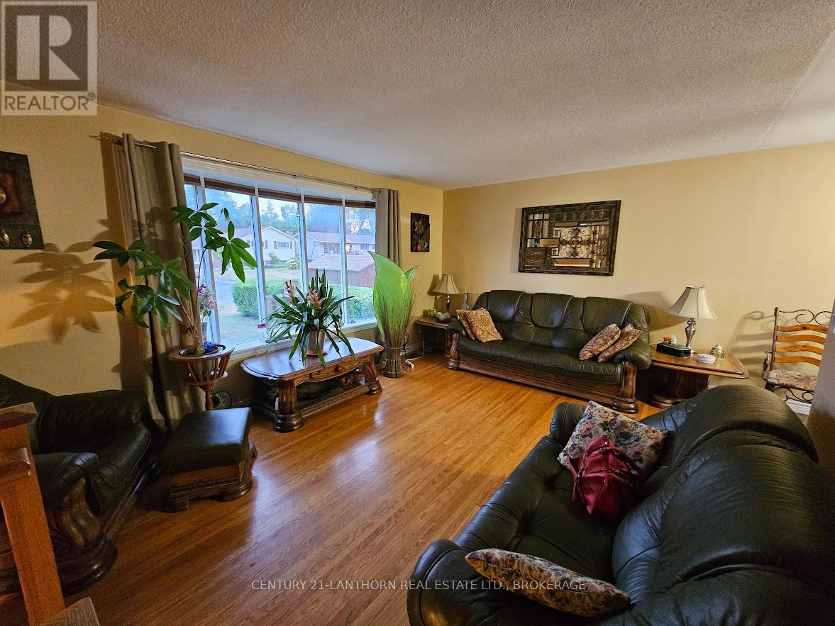 197 King St, Greater Napanee Greater Napanee, ON K7R 1B8