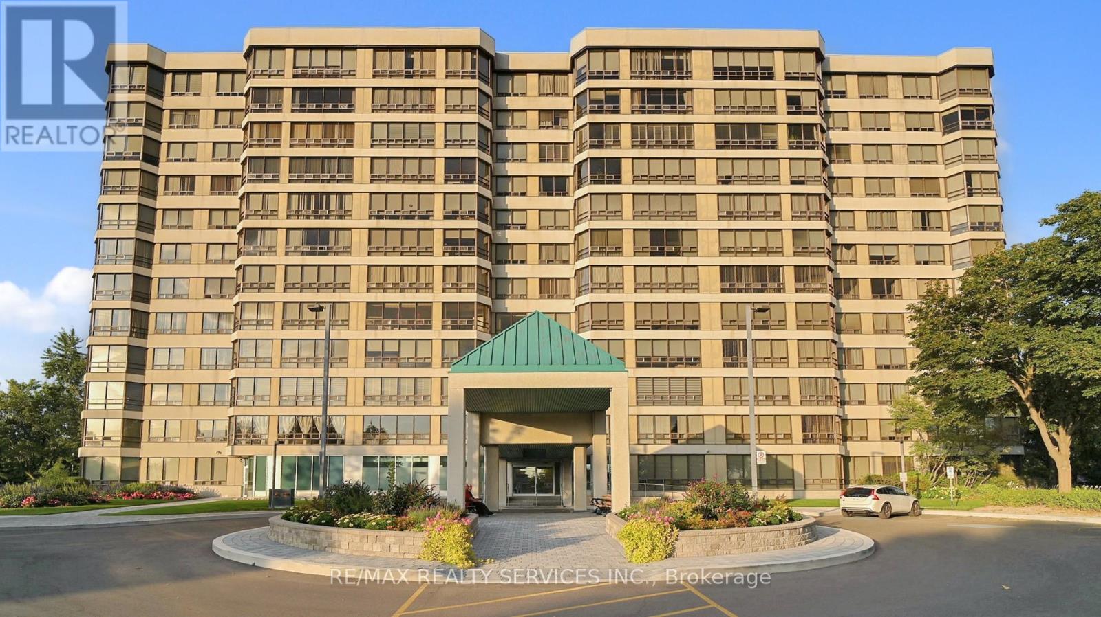 902 330 Mill St S, Brampton, ON L6Y 3V3