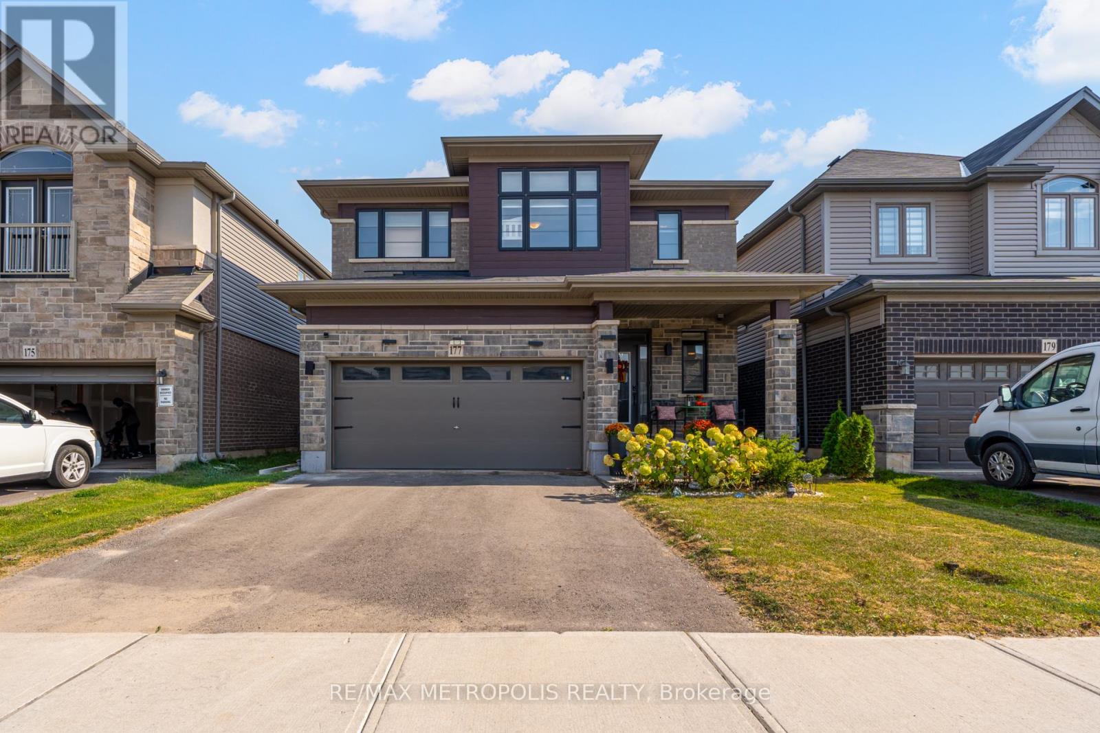 177 Longboat Run W, Brantford, ON N3T 0T1