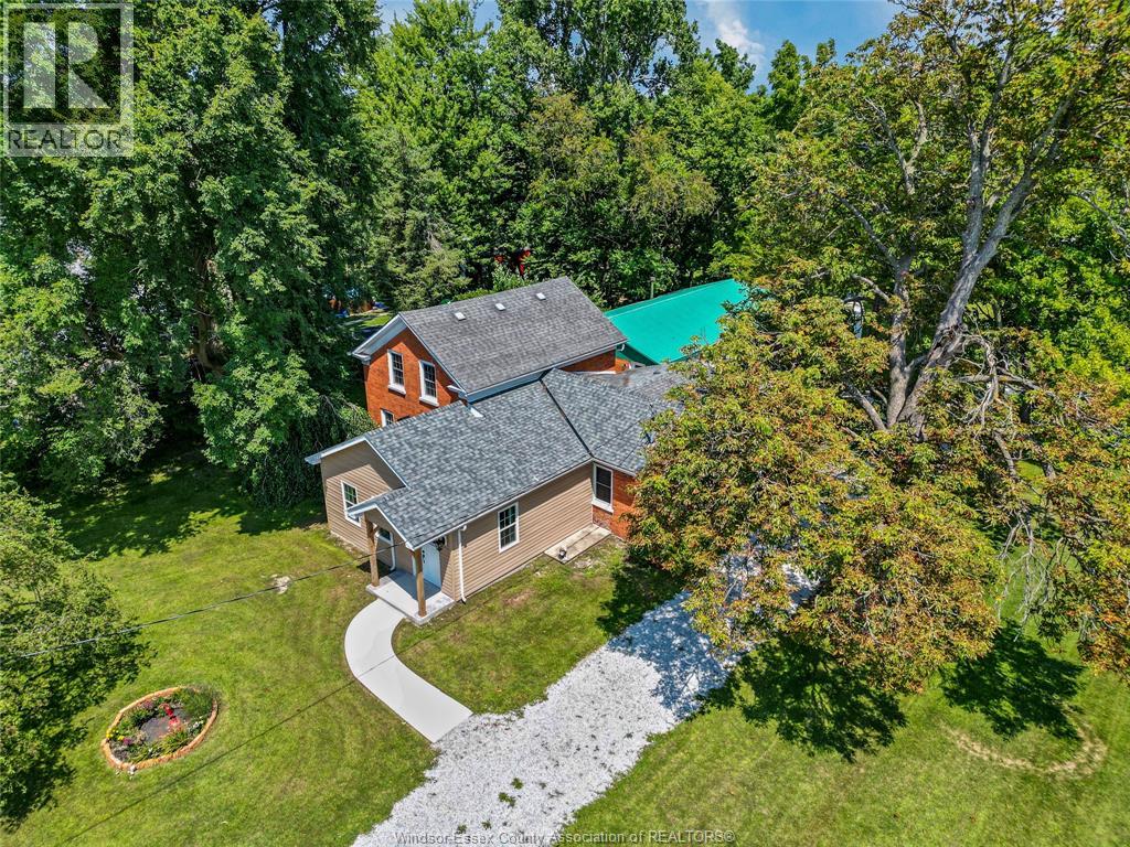 458 County Rd 34, Essex, ON N8M 1C1