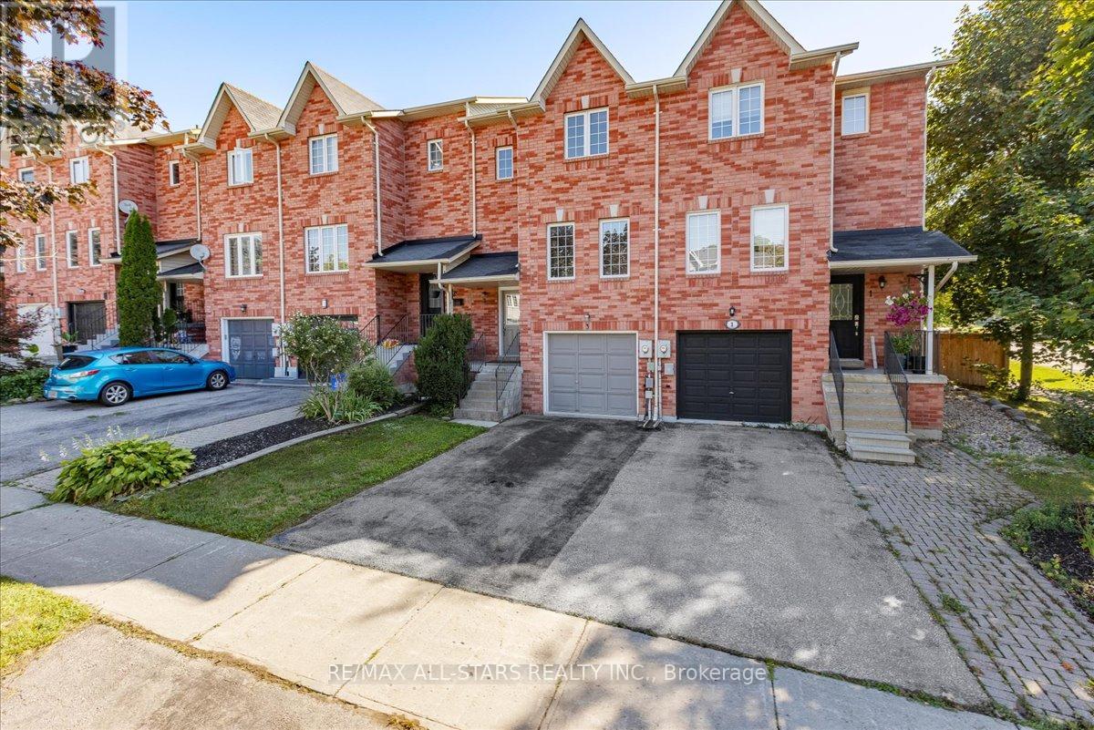 3 Hattie Ct, Georgina, ON L4P 1E6