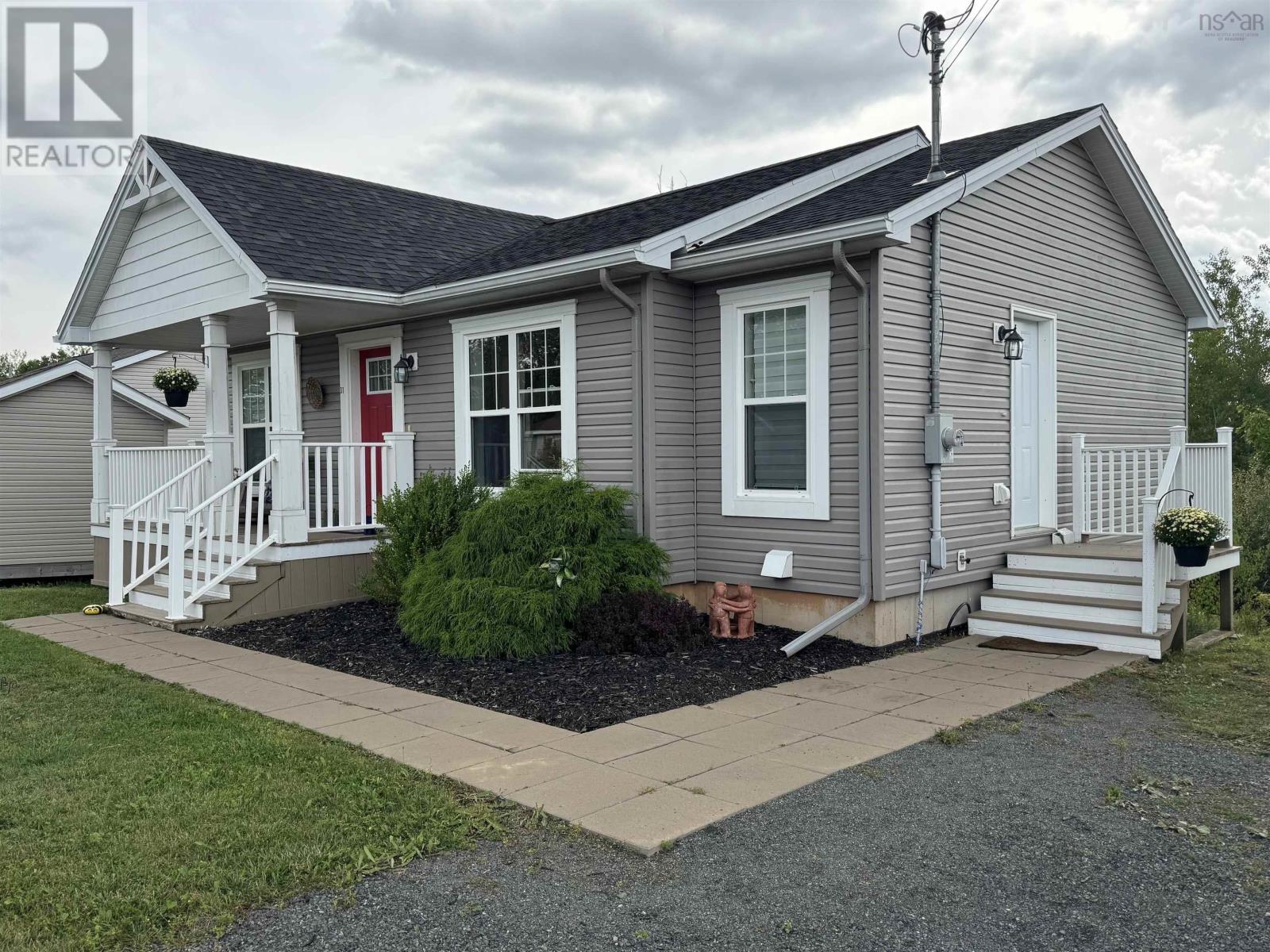 31 Munroe Hts, New Glasgow, NS B2H 5C6