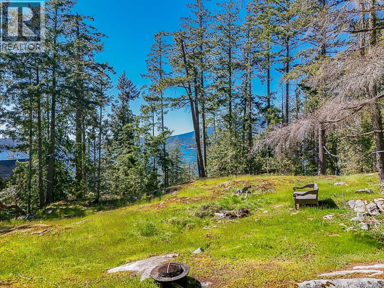 1795 Emily Ln, Bowen Island, BC V0N 1G2