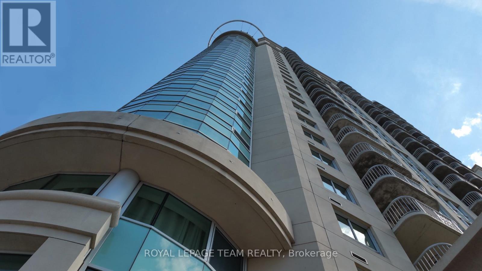 401 234 Rideau St, Ottawa, ON K1N 0A9