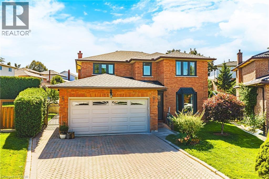 19 Glenhaven Ct, Hamilton, ON L9C 7G4