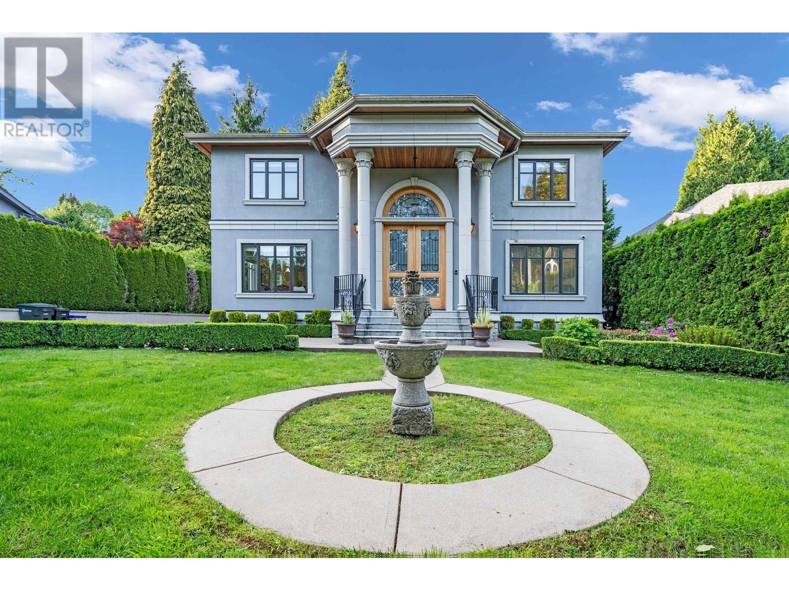 8233 Government Rd, Burnaby, BC V5A 2E4
