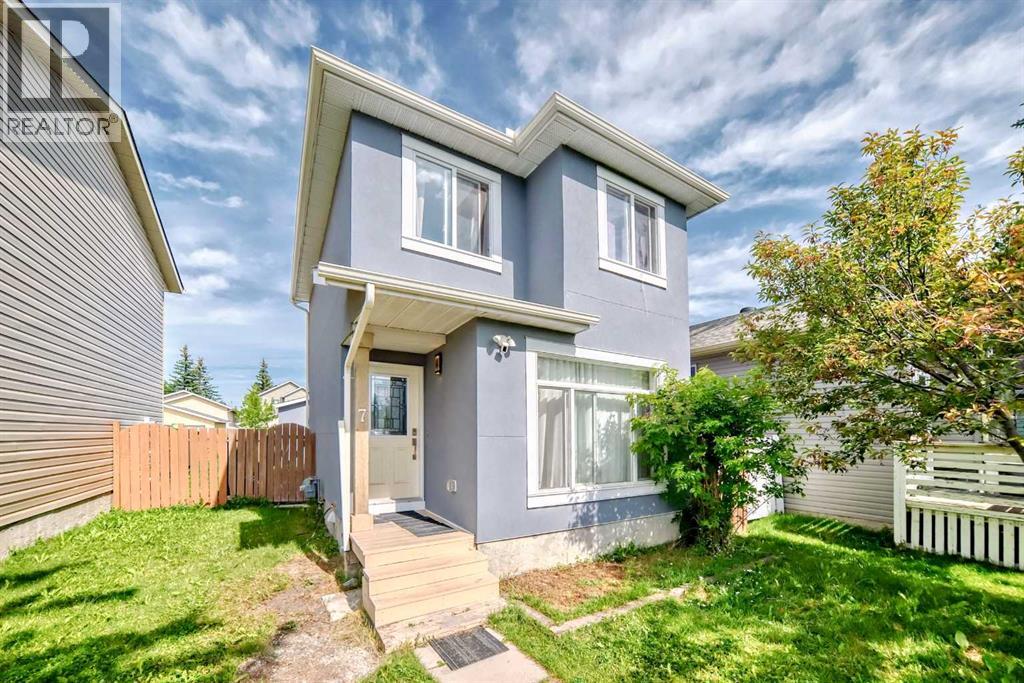7 Martinview Cres, Calgary, AB T3J 2S2