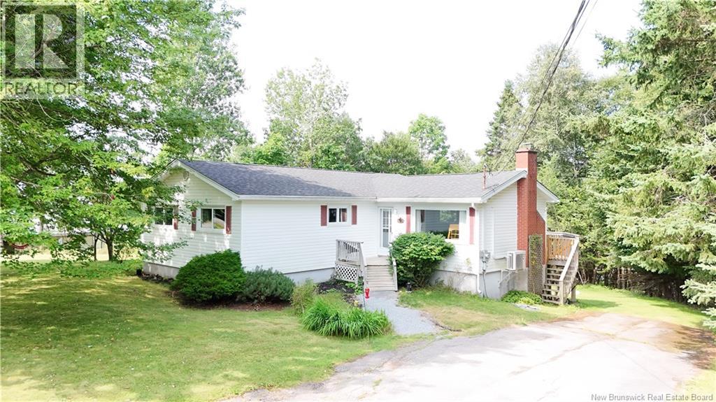 6 Highview Pl, Quispamsis, NB E2E 4V9