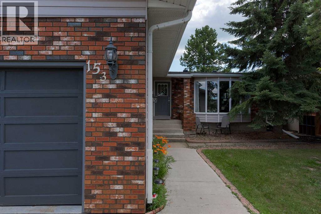 153 Parmenter Cres, Fort Mcmurray, AB T9K 1L7