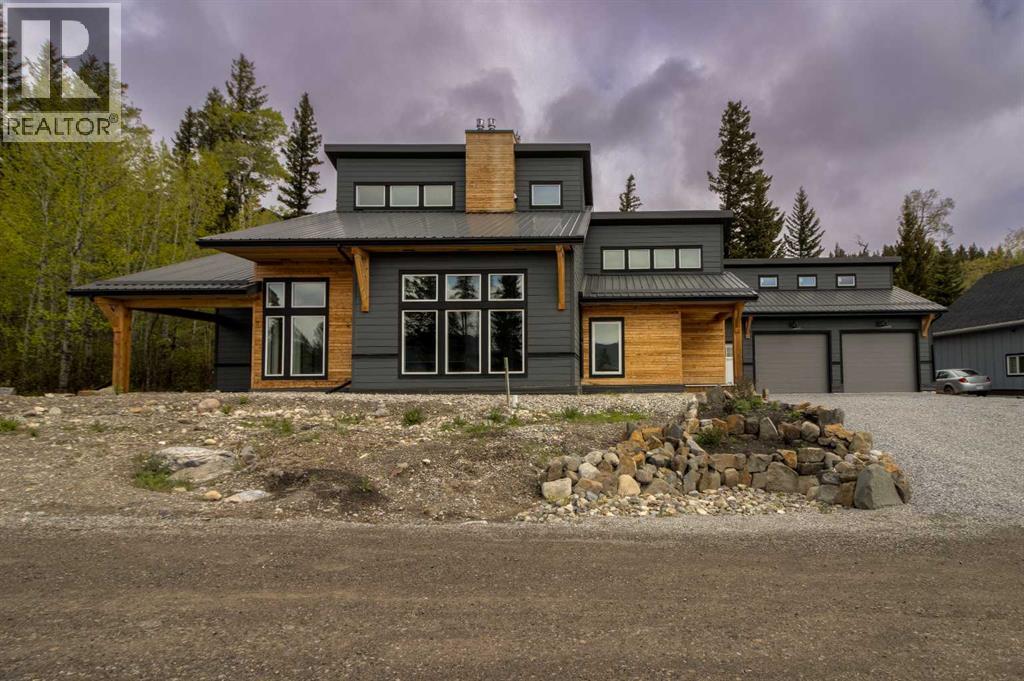 33 Kananaskis Ct, Coleman, AB T0K 0M0