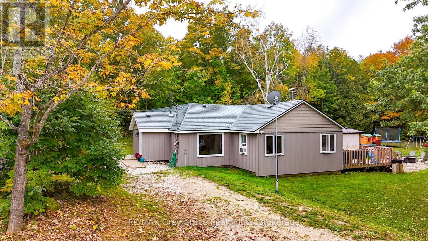 217 Kings Cres, South Bruce Peninsula, ON N0H 2T0
