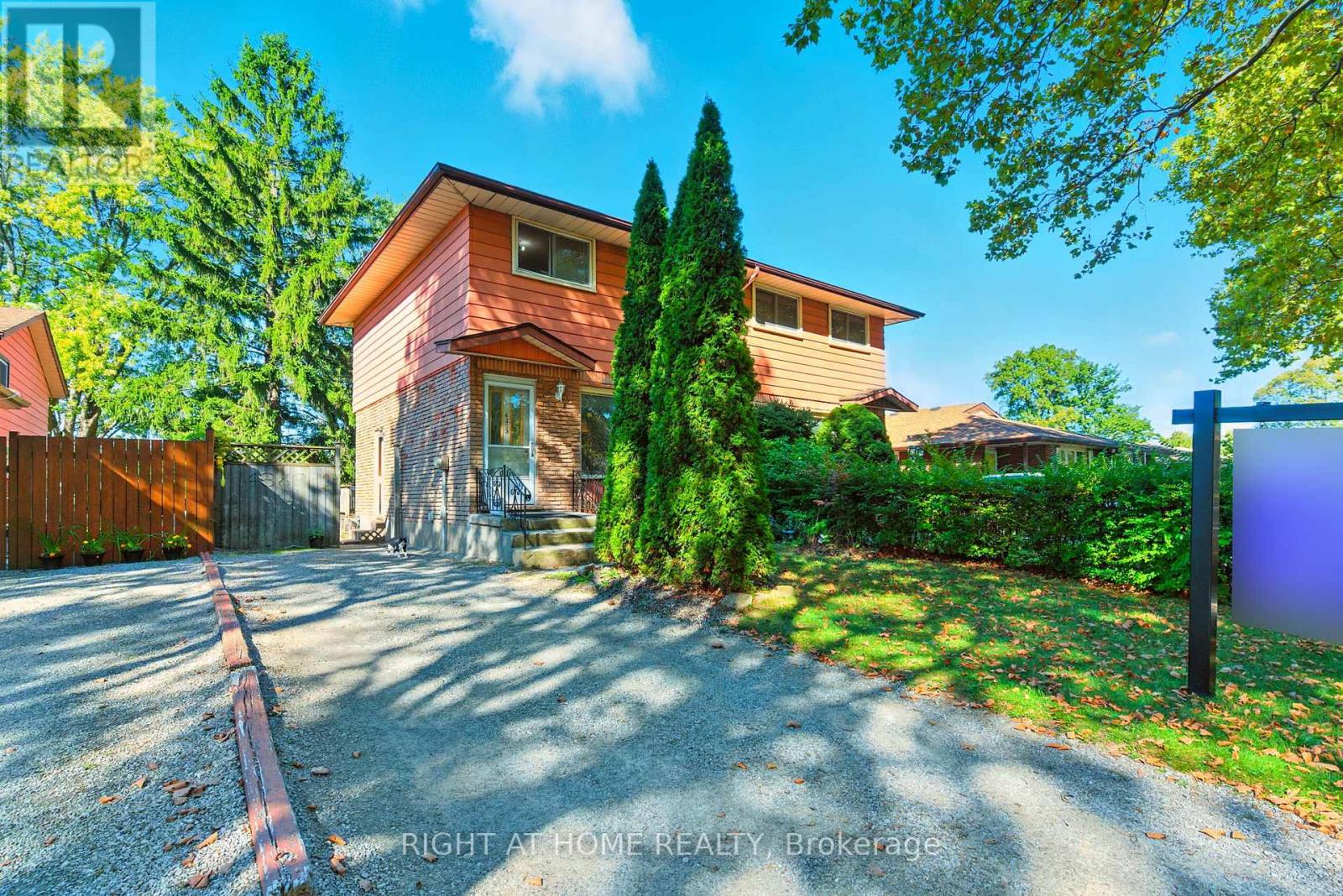 4363 Meadowvale Dr, Niagara Falls, ON L2E 5W8