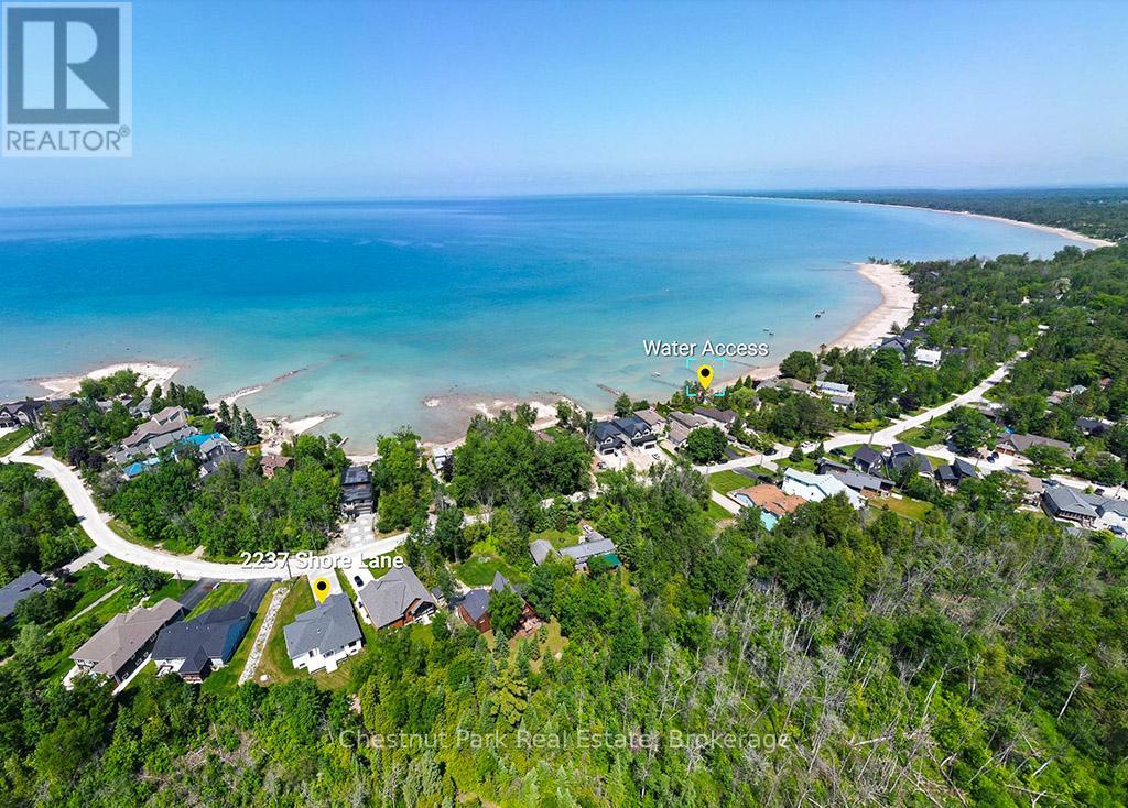 2237 Shore Ln, Wasaga Beach, ON L9Z 2X7