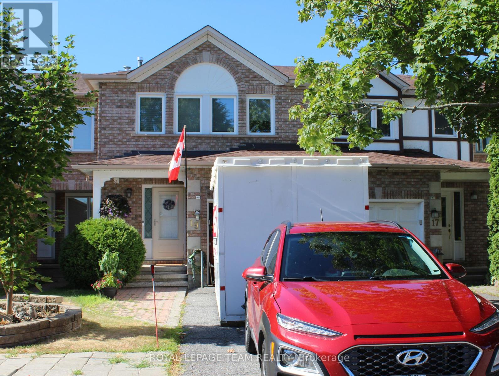 19 Locheland Cres, Ottawa, ON K2G 6H2