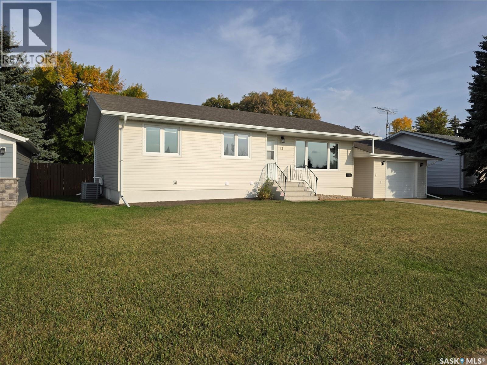 12 Tufts Cres, Outlook, SK S0L 2N0