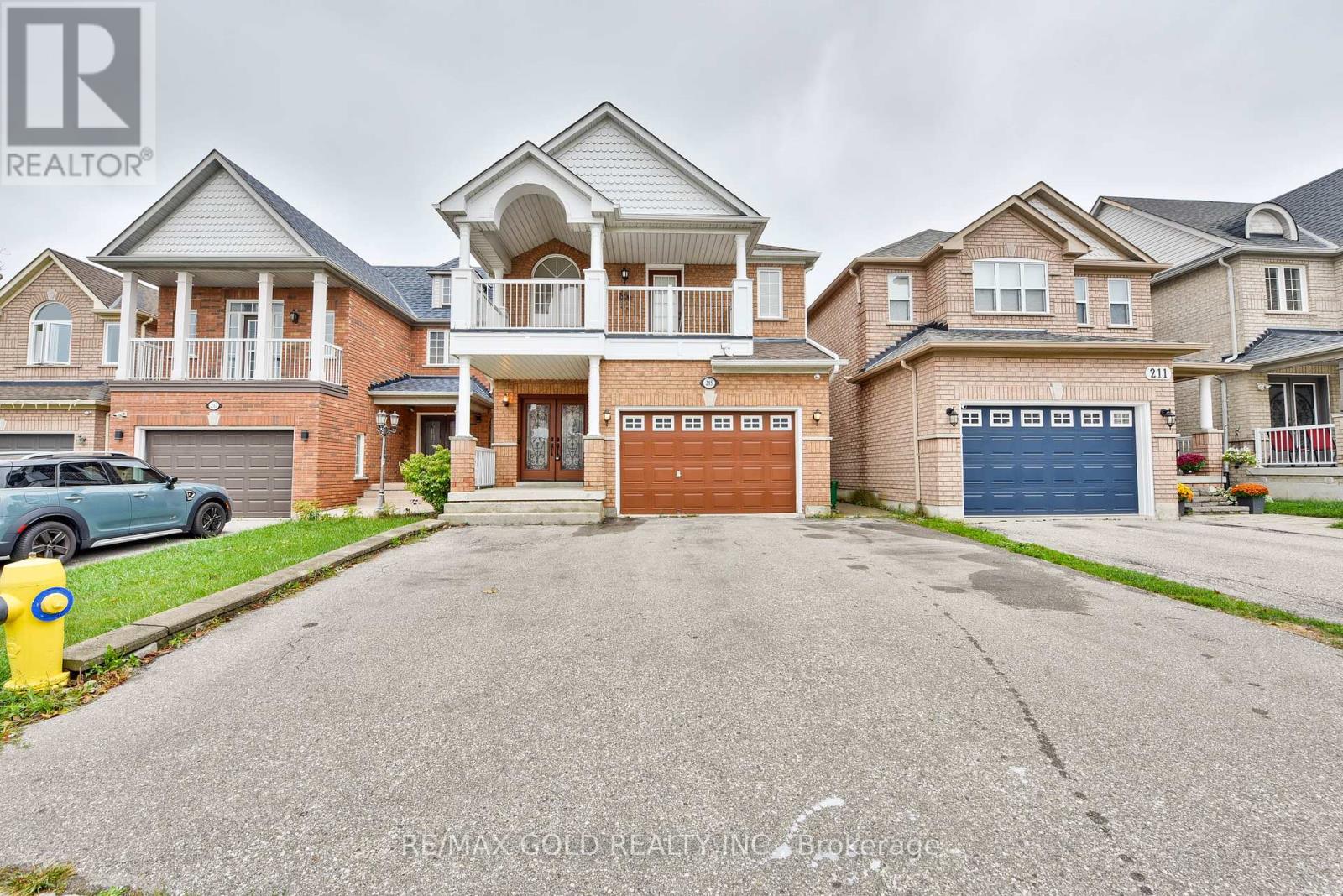 215 Bachman Dr, Vaughan, ON L6A 3V9