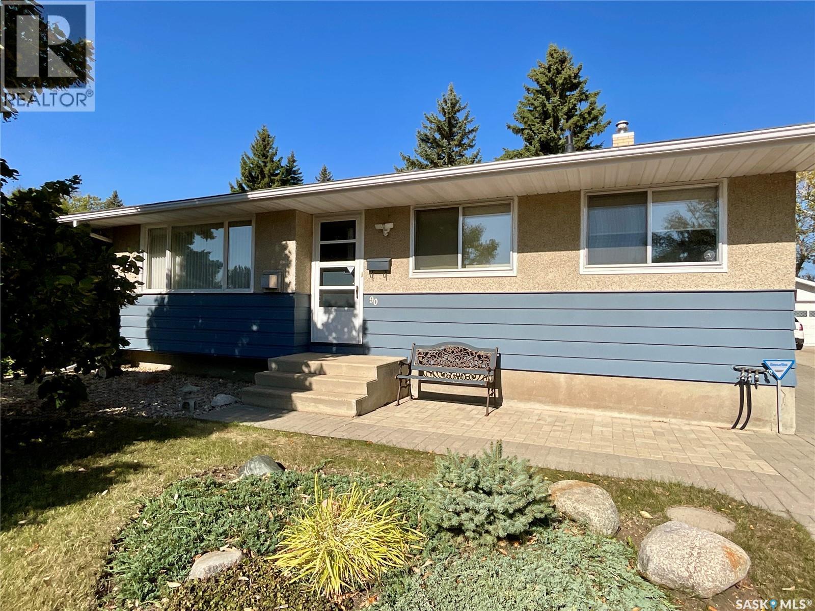 90 Hammond Rd, Regina, SK S4R 3C6